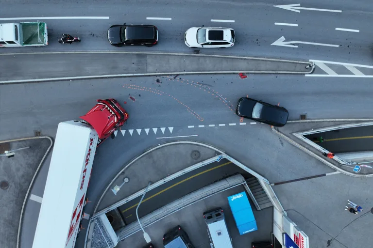 Chur GR – Sattelschlepper und Auto kollidieren