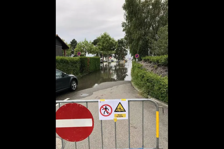 Kanton Freiburg – Trotz des guten Wetters bleiben Hochwasserrisiken bestehen