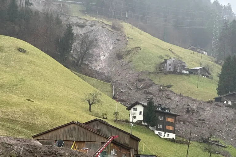 Schwanden GL - Erneute Rutschungen im Gebiet Wagenrunse