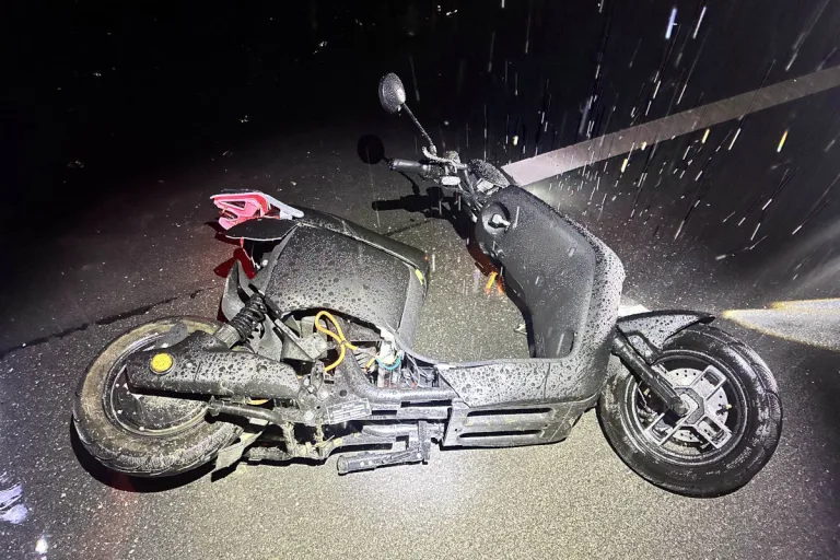 Reichenburg SZ – Rollerfahrerin bei Unfall schwer verletzt