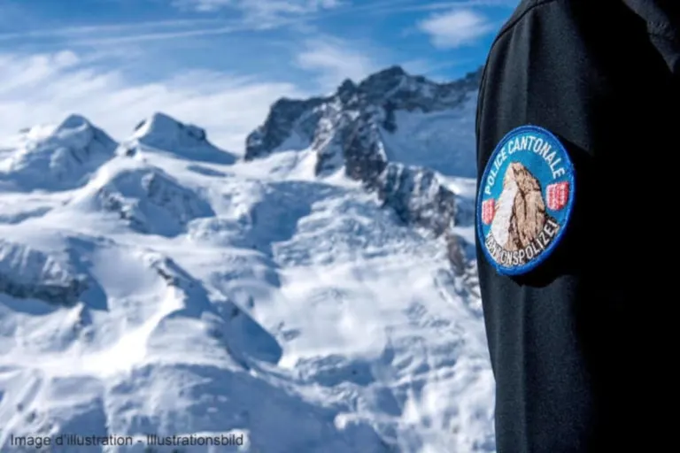 Zermatt / Evolène VS - Sechs Skitourengänger werden vermisst