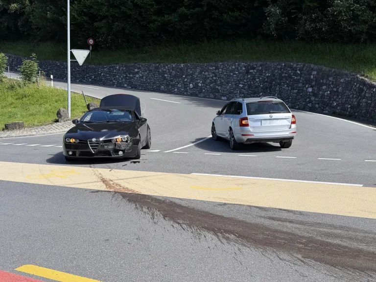 Niederteufen AR – Unfall nach Abbiegemanöver 