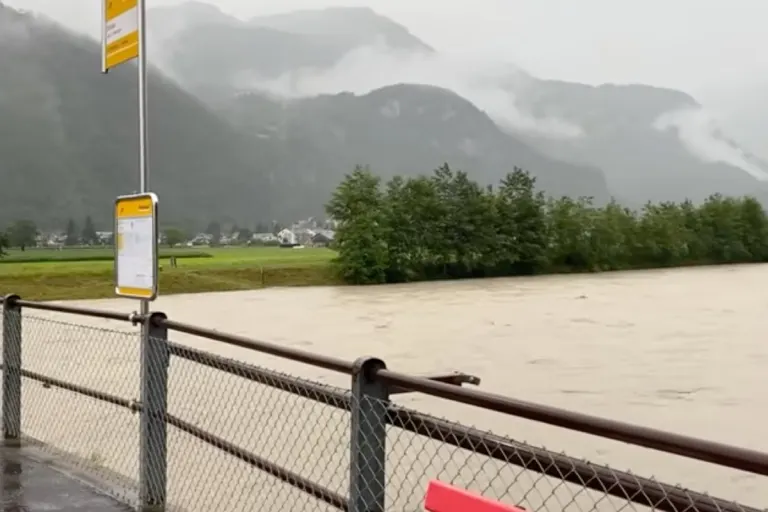 Alarm im Kanton Bern - Hochwassersituation bleibt angespannt
