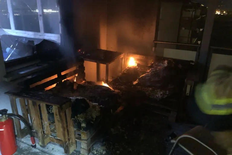  Berneck SG - Brand auf Balkon