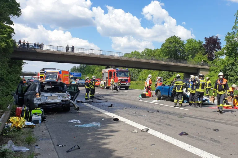 Königswinter – Vier Verletzte bei Verkehrsunfall auf der A3 im Siebengebirge