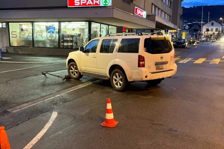  Goldach SG - Zusammenstoss zwischen Auto und E-Scooter