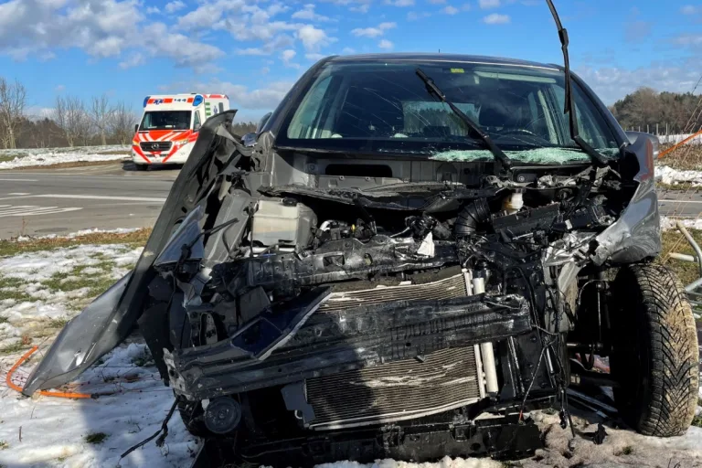 Klarsreuti TG - Heftige Kollision auf Kreuzung
