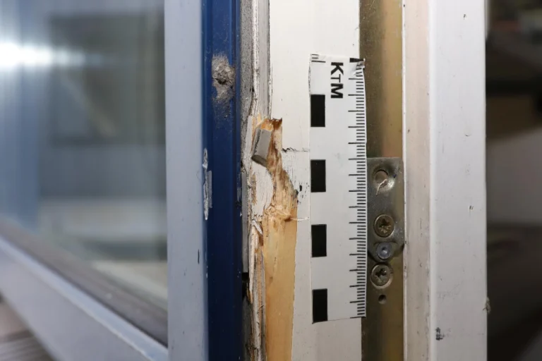 Mollis GL - Einbruchdiebstahl in Einfamilienhaus