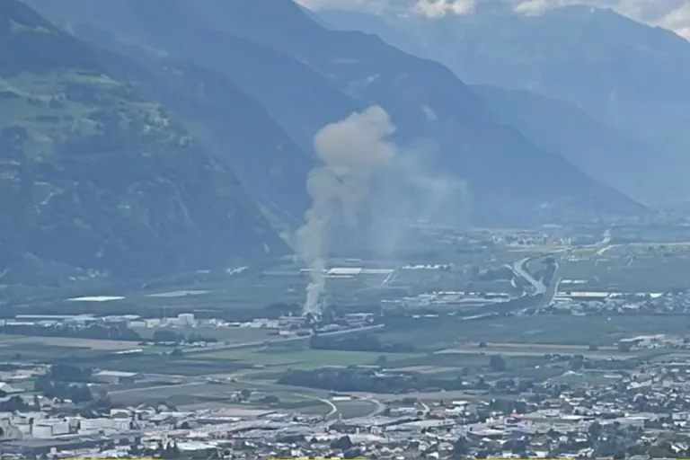 Vétroz VS - Brand in der Industriezone Botza