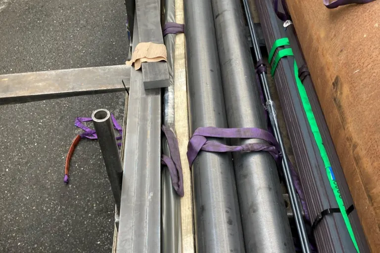 Glarus - Mann verletzte sich bei der Arbeit die Hand
