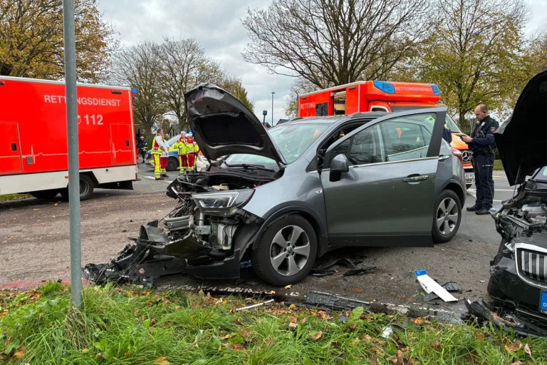 Bedburg‑Hau NW – Vier Verletzte bei Unfall