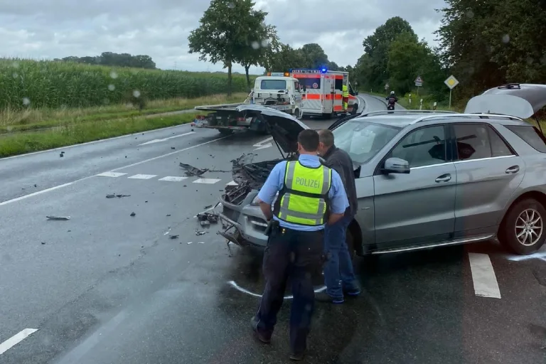 Schermbeck  - Heftiger Verkehrsunfall mit zwei PKW