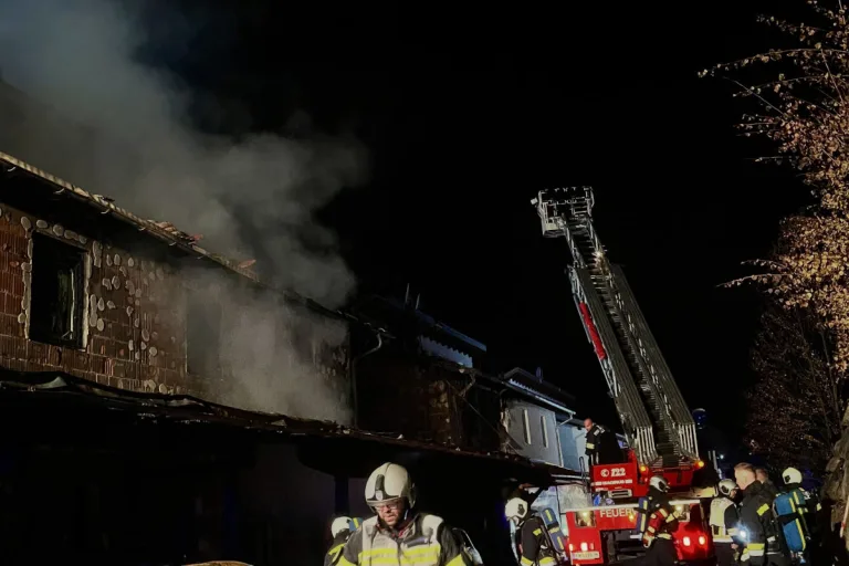 Obsteig – Erneuter Brand bei ausgebrannten Reihenhäusern