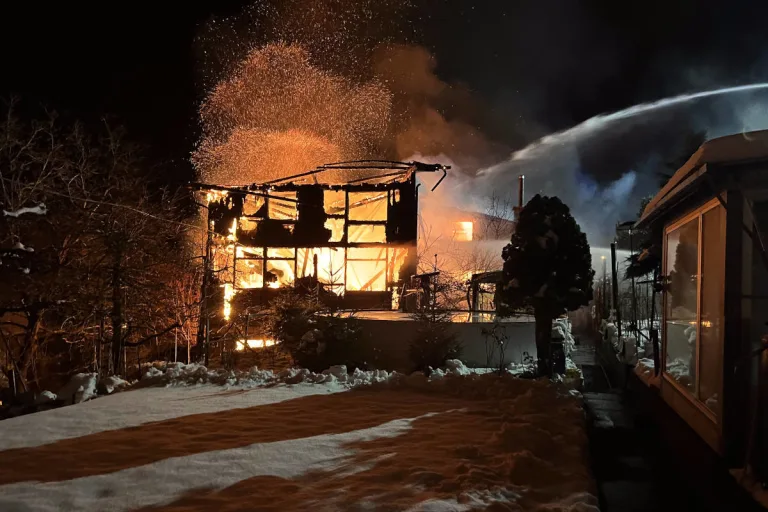 St. Josefen SG – Werkstattgebäude fällt Flammen zu Opfer