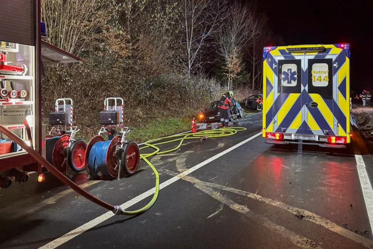Allschwil BL – Feuerwehr nach Unfall im Einsatz 