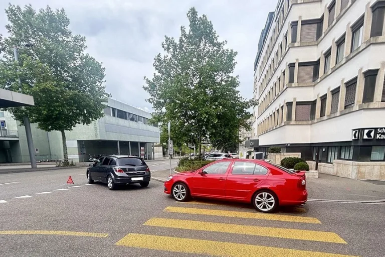 Kollision in Schaffhausen SH – Führerausweis von Fahrzeuglenker (81) abgenommen