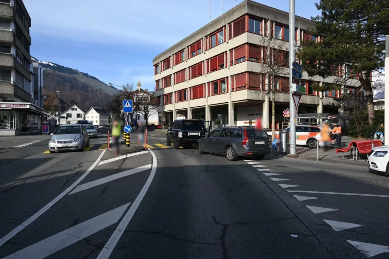 Buchs SG - Auffahrunfall zwischen zwei Autos