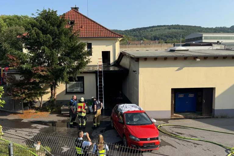 Gevelsberg NW – Zwei Personen bei Wohnhausbrand gerettet
