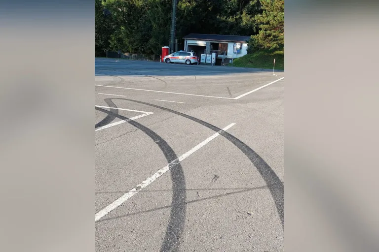 Altstätten SG – Unbekannte Autofahrer verunstalten Verkehrsschulungsanlage