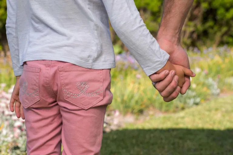 Warnung der Polizei - Sexuelle Übergriffe auf Kindern! So erkennt man die Täter