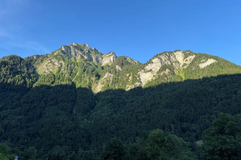 Wilderswil BE – Basejumper stürzt tödlich ab