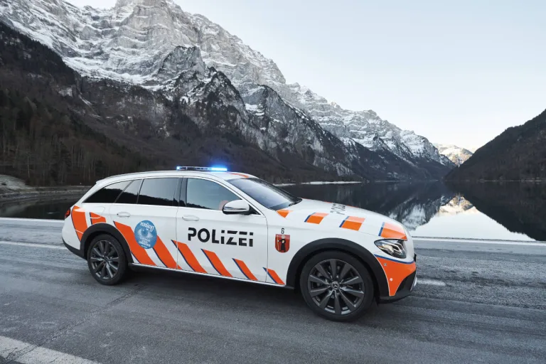 Kanton Glarus – Kriminelle geben sich als Polizist oder Staatsanwalt aus