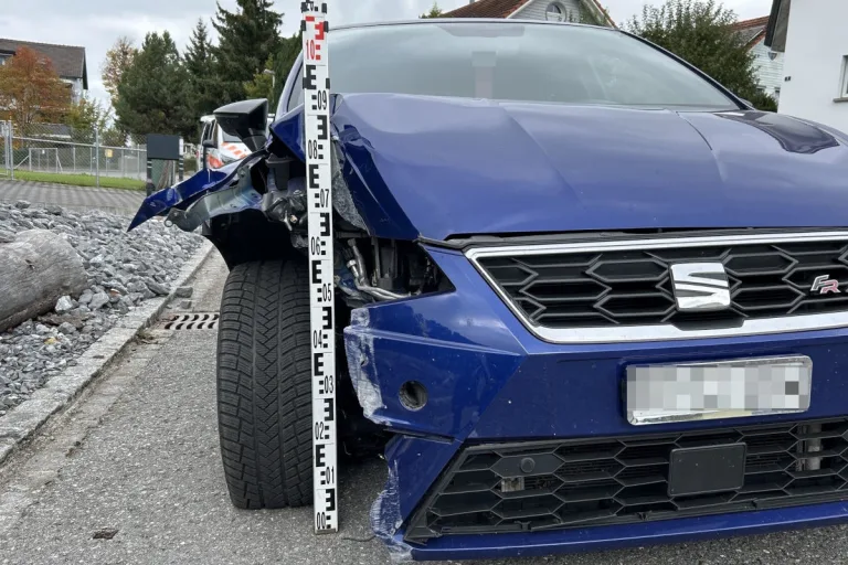 Gossau SG – Alkoholisierte Lenkerin verursacht Unfall