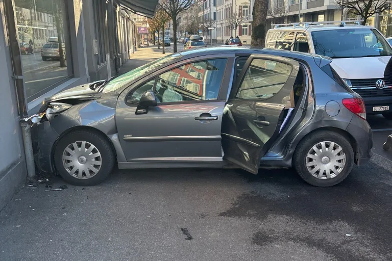 Glarus GL – Unfall wegen Missachtung des Vortritts
