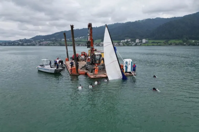 Zug ZG - Schiff erfolgreich geborgen