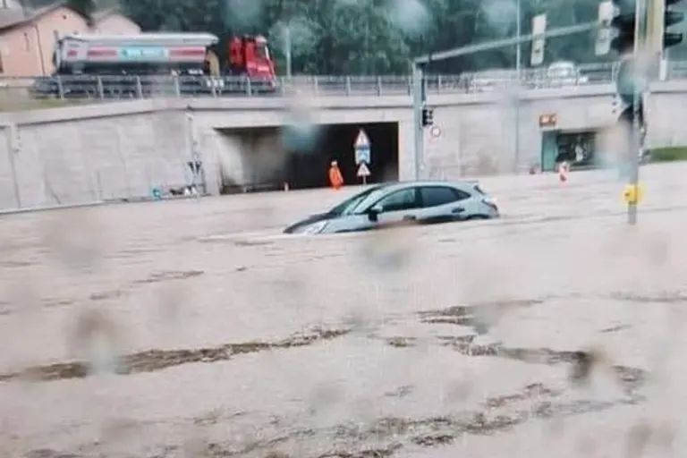 Unwetter im Kanton Tessin - Erdrutsche und Hochwasser sorgen für Probleme