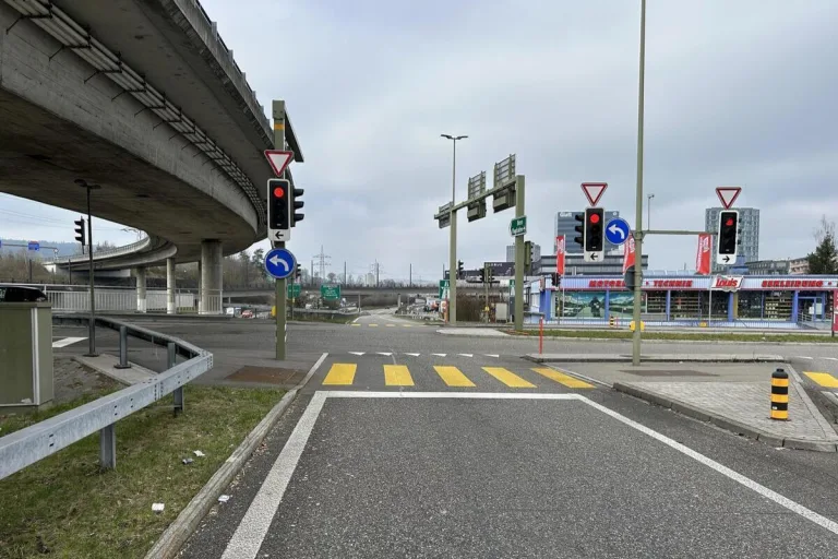 Wallisellen ZH - 40 Widerhandlungen bei gezielter Verkehrskontrolle festgestellt