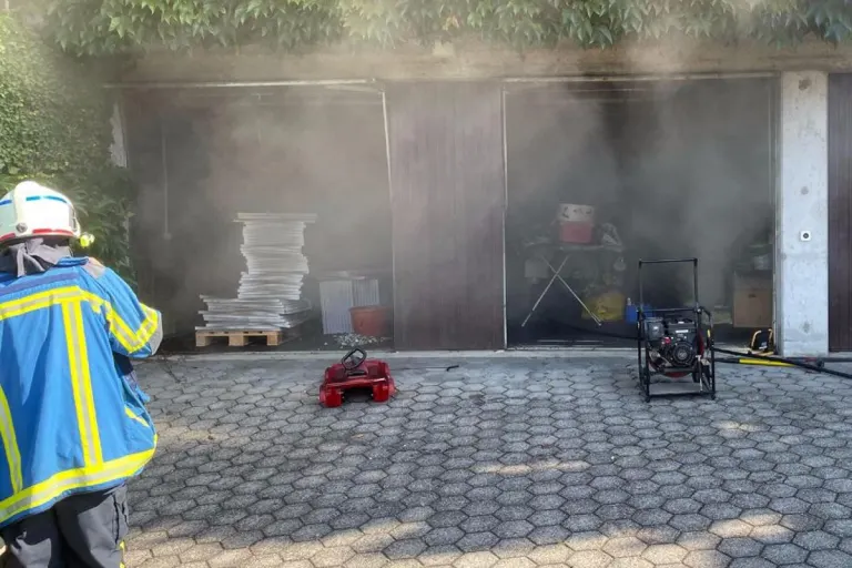 Gersau SZ - Glimmbrand in Garage