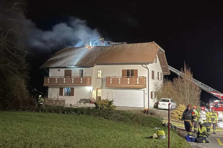 Düdingen FR – Brand eines Hauses
