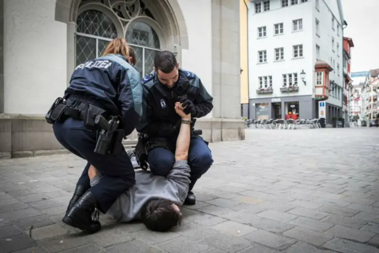 St. Gallen - Vier Jugendliche angezeigt - 16-Jährige wird bewusstlos!