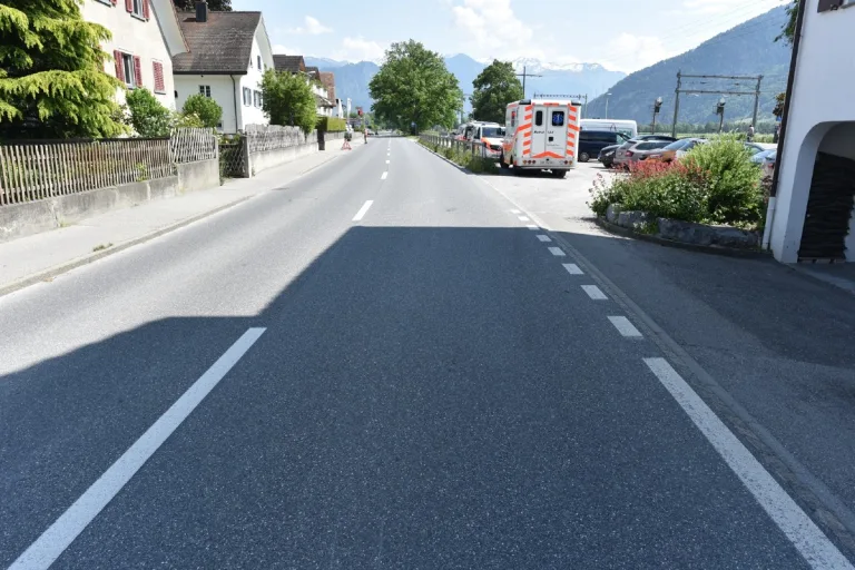 Unfall in Maienfeld GR - Motorrad kollidierte mit Katze