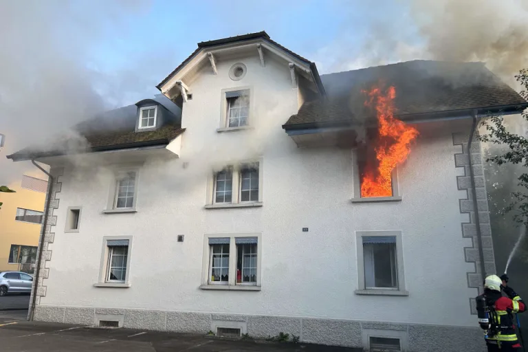 Menziken AG – Wohnhaus bei Brand zerstört
