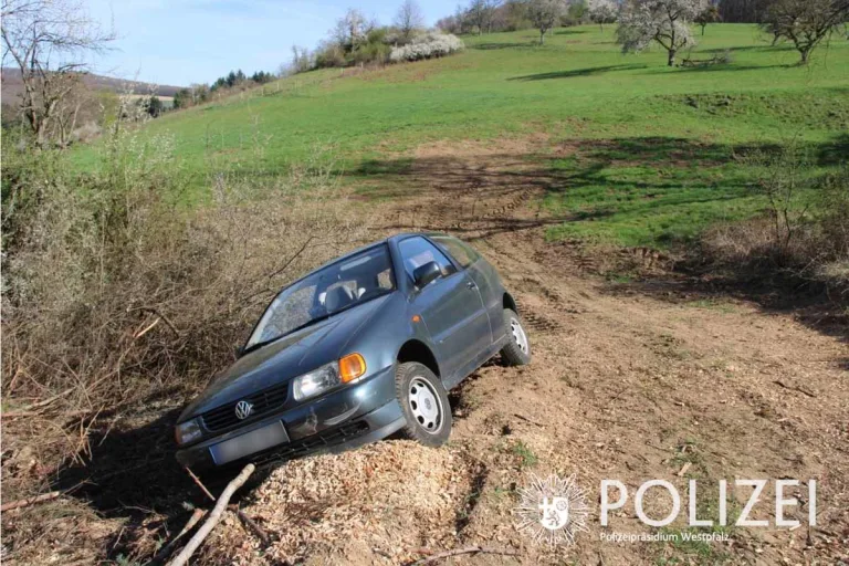 Enkenbach-Alsenborn - Auto gestohlen und Unfall gebaut