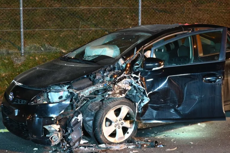 Unfall in Ebikon LU - Frontalkollision zwischen zwei Autos