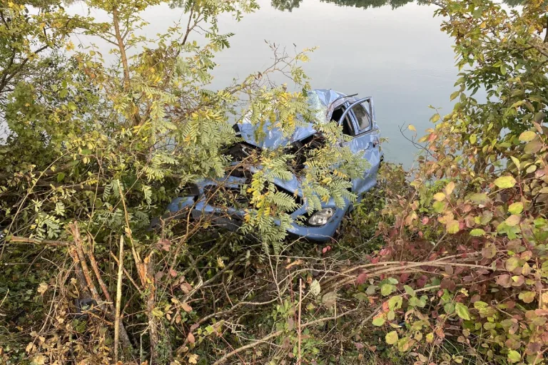 Oberflachs AG - Wegen Ablenkung in der Aare zum Stillstand gekommen