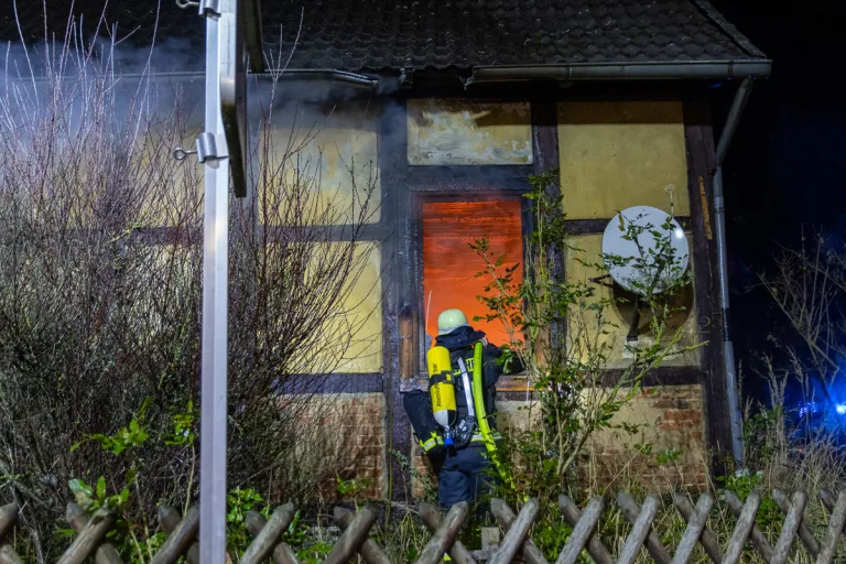 Porta Westfalica NW – Ein Toter nach Brand einer Wohnung
