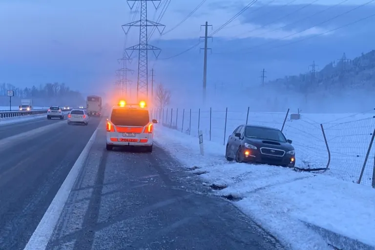Bilten GL - Mit dem Subaru auf der A3 ins Schleudern geraten und verunfallt