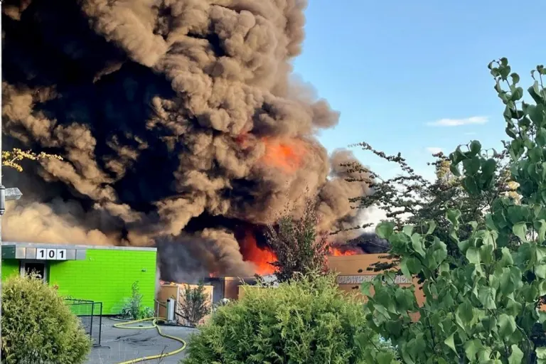 Brandfall in Neuhausen am Rheinfall SH - Zirkuszelt und mehrere Wohnwagen zerstört
