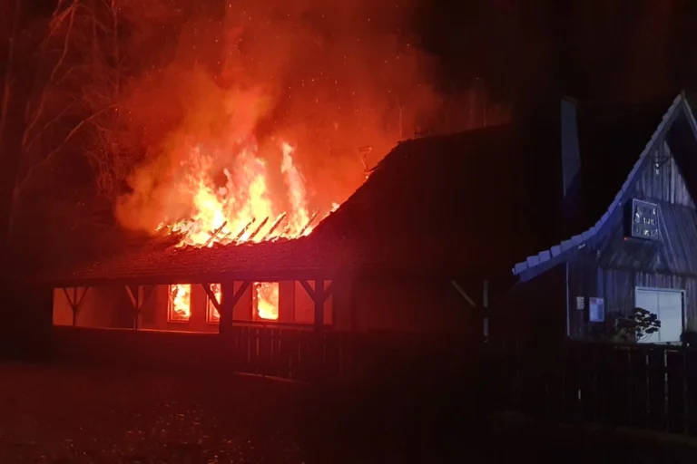 Xanten – Vereinsheim steht in Vollbrand