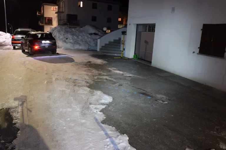 Poschiavo - Frau unter Auto eingeklemmt - tot!