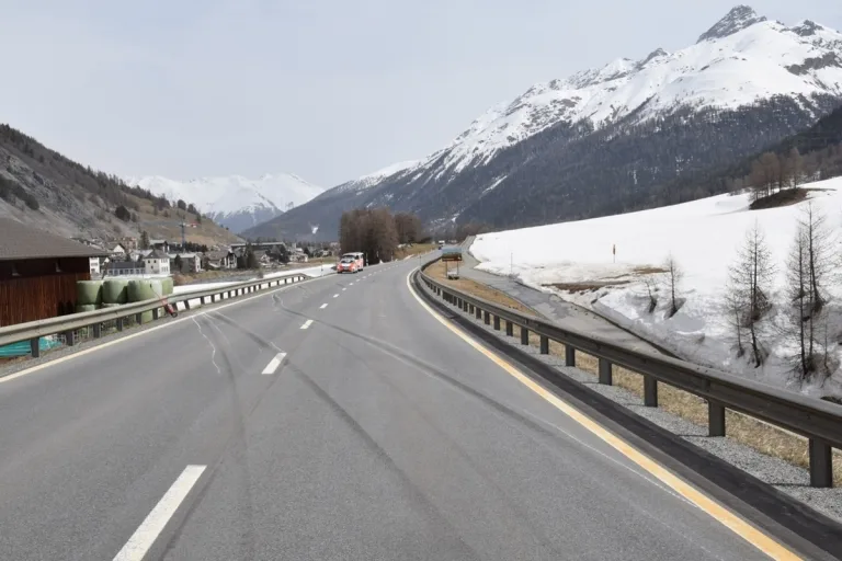 S-chanf GR - Totalschaden nach Verkehrsunfall
