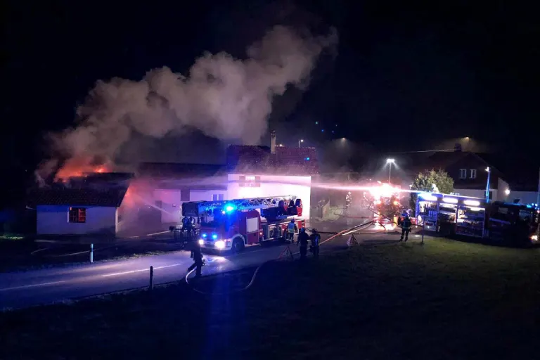 Treyvaux FR – Brand in einem Lokal