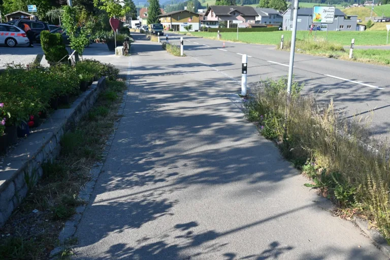  Lütisburg Station SG - Zusammenprall zwischen E-Bike und Auto