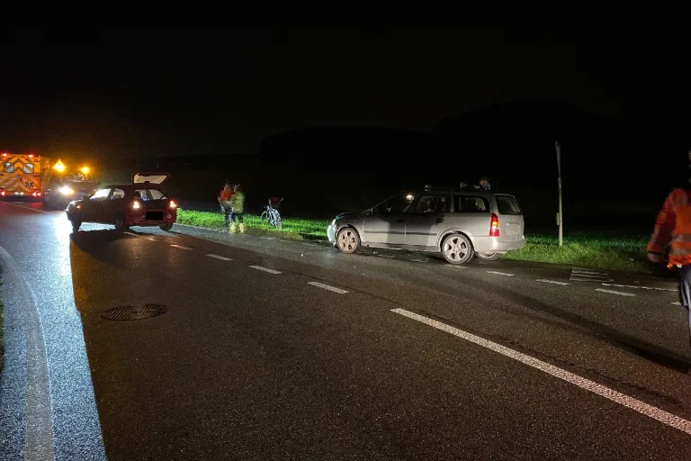 Hölstein BL - Auffahrkollision zwischen zwei Autos – fünf Personen im Spital