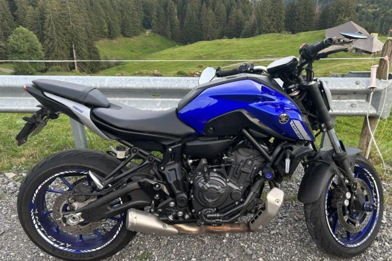 Stalden OW - Unfall zwischen einem Motorrad und einem Auto 