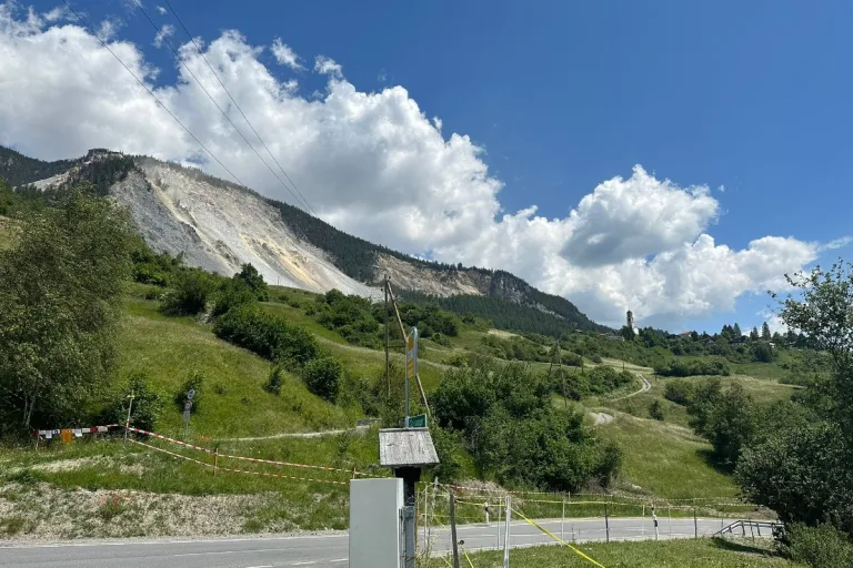 Brienz GR - RhB Streckenunterbruch wegen Phase Blau